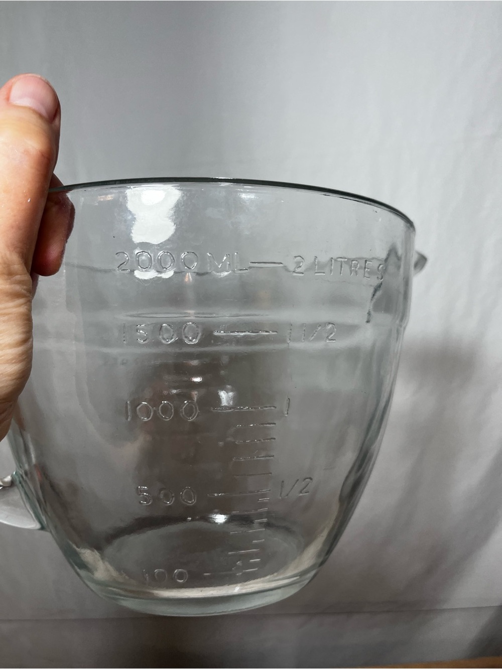 Large Glass Measuring Batter Bowl Heavy Duty 8 Cup 2 Quarts 2000ml Pour Spout - Picture 5 of 9